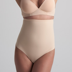 Bye Bra Korrigierende High Waist String Beige