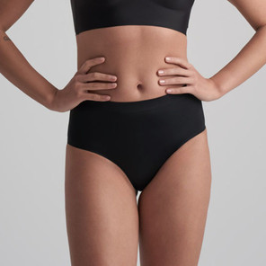 Bye Bra Invisible Korrigierende High Waist Slip Black